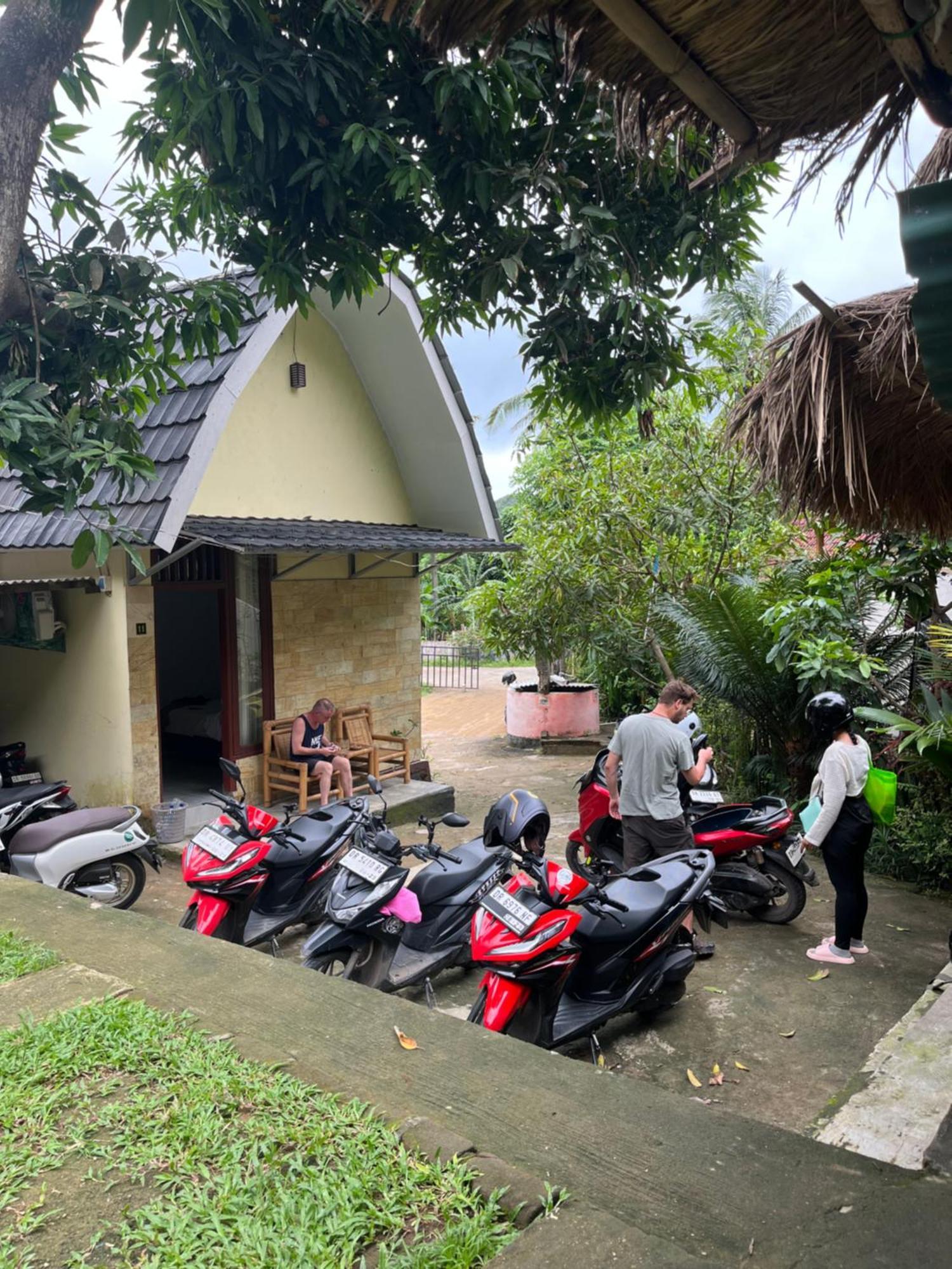 Roy Homestay Kuta Kuta  Zewnętrze zdjęcie